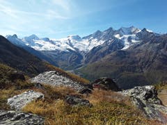 Ausblick auf die Viertausender ob Saas-Fee. (Bild: Bruno Ringgenberg (Kreuzboden-Saas Grund, 12. Oktober 2018))