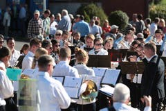 Die Musikgesellschaft Walchwil spielt zu der Festansprache. (Bild: Roger Zbinden (Walchwil, 13. Oktober 2018))