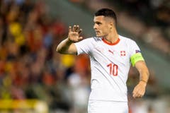 Granit Xhaka, Mittelfeld: 4,5. Weil auch Xhaka mit Ungenauigkeiten auffällt, harzt das Angriffsspiel lange. Sein Super-Assist führt dann zum 1:0. Vor dem 1:2 von Island zu passiv. (Bild: Ennio Leanza/Keystone (Reykjavik, 15. Oktober 2018))