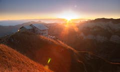 Der Sonnenaufgang über dem Schäfler. (Bild: Nicolas Giovanettoni)