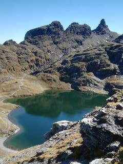 Der Schwarzsee auf der 5-Seen-Wanderung am Pizol. (Bild: Rahel Nett)