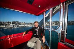 Mario Lütolf, Leiter Stadtraum- und Veranstaltungen der Stadt Luzern, in der VIP Kabine des Riesenrads auf dem Europaplatz Luzern. Das Bild wurde zu Beginn der Määs aufgenommen. (Bild: Philipp Schmidli (Luzern 5. Oktober 2018))