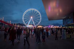 Das Riesenrad vor dem KKL. (Bild: KEYSTONE/Urs Flüeler (Luzern, 6. Oktober 2018))
