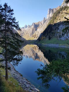 Fälensee im Herbstlicht. (Bild: Ruedi Bolliger)
