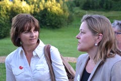 Alt Bundesrätin Ruth Metzler und Z'graggen an der Premiere des Freilichtspiels «Tell trifft Wagner». (Bild: Bruno Arnold (Seelisberg, 31. Juli 2013))