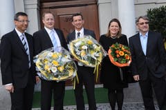 2012 wird Z'graggen zum dritten Mal in den Urner Regierungsrat gewählt. Zusammen mit Josef Dittli, Beat Arnold, Beat Jörg und Markus Züst (von links) schafft sie die Wahl im ersten Wahlgang. (Bild: Urs Hanhart (Altdorf, 11. März 2012))