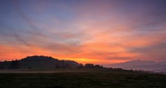 Verschleierte Morgenstimmung bei Kirchberg (Bild: Roland Hof)
