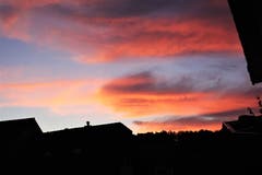 Feurige Abendstimmung über Rickenbach. (Bild: Josef Habermacher (Rickenbach, 19. Oktober 2018))