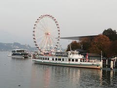 Just walking down the road to KKL. (Bild: Larisa Gheorghe (Luzern, 18. Oktober 2018))