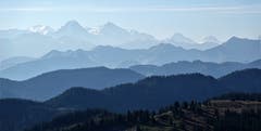 Ein herrlicher Blick nach Südwesten von der Tripolihütte aus. (Bild: Fredy Rey (am Mittaggüpfi, 17. Oktober 2018))