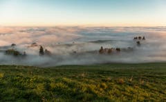 Sonnenaufgang über dem Nebelmeer des Zugerbergs IV. (Bild: Daniel Hegglin)