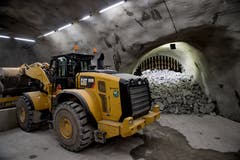 Besichtigung Neuer Untertag Steinbruch der Holcim in Kehrsiten. Hinten Blick zum Fallschacht. Bild: Corinne Glanzmann (Kehrsiten, 16. Oktober 2018)