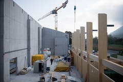 Blick ins künftige Lager, das vollautomatisch bewirtschaftet werden wird. Bild: Corinne Glanzmann (Buochs, 23. Oktober 2018)