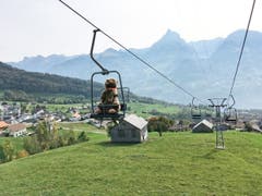 Ein besonderer Fahrgast auf der Mattstockbahn (Bild: Toni Sieber)