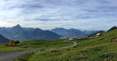 Strichboden: Blick ins Glarnerland (Bild: Toni Sieber)