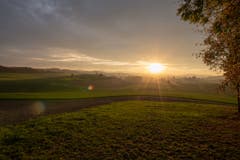 Das Lauchetal im Sonnenuntergang - aus Richtung Affeltrangen aufgenommen. (Bild: Thomas Segenreich)