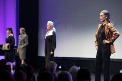 Neuste Mode, präsentiert im KKL Luzern. (Bild: Pius Amrein, 24. Oktober 2018)