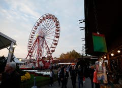 Auch in diesem Jahr eine Attraktion: Das Riesenrad. (Bild: Stefan Kaiser (Zug, 23.Oktober 2018))