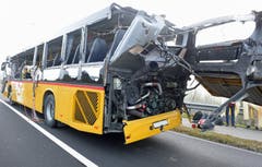 Das Ausmass des Unfalls wird hier ersichtlich. Der Sachschaden beträgt 330'000 Franken. (Bild: Luzerner Polizei)