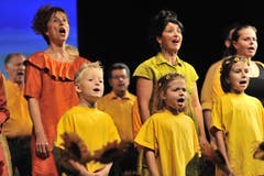 Bei der Produktion wirkt auch ein Kinderchor mit. (Bild: Urs Hanhart (Altdorf, 24. Oktober 2018))