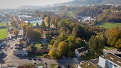 Blick stadtauswärts ins gleiche Areal: links die Zürcher Strasse, hinten in der Mitte das Freibad Lerchenfeld und rechts das Sittertobel.