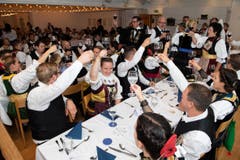 Ein Hoch auf die Älplerbeamten. (Bild: Melinda Blättler (Hergiswil, 21. Oktober 2018))