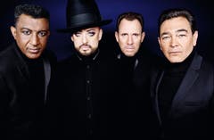In den 1980er-Jahren eroberten Culture Club die Charts mit Hits wie «Do You Really Want To Hurt Me?» oder «Karma Chameleon». Dann löste sich die Band auf. Mit «Life» kehren Boy George und Co. zu alter Form zurück. (Bild:PD)