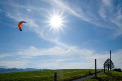 Da tummelt sich allerhand am Himmel über dem Kapf. (Bild: Franz Häusler)