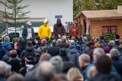 Vom Butziwagen wird der Älplerspruch verkündet. (Bild: Edi Ettlin (Buochs, 28. Oktober 2018))