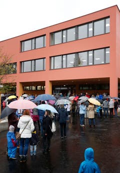 Das neue Schulhaus ist mit dem alten verbunden. (Bild: Stefan Kaiser (Neuheim, 27. Oktober 2018))
