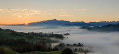 Es ist noch nicht so viel vorgekommen, aber heute konnten auch wir in Gähwil das Nebelmeer überblicken. (Bild: Roland Hof)