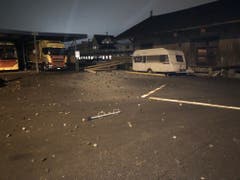 Der Bahnhof St.Gallen Winkeln nach den Ausschreitungen. (Bild: Stapo SG)