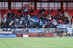 Zahlreiche mitgereiste FCL-Fans unterstützen ihr Team. (Bild: Martin Meienberger/freshfocus (Neuenburg, 28. Oktober 2018))