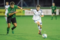 Abgehängt: Für Menzingen (Stefan Jovanovic, links) wird es schwierig, die Klasse zu halten. (Bild: Philipp Schmidli (Buochs, 22. September 2018))