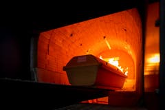 Im Krematorium Luzern: Das Innere des Ofens sollte stets 800 Grad betragen. (Bild: Philipp Schmidli, Luzern, 16. Oktober 2018)