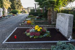 Die Gärtnerei Heini betreut 1700 Gräber auf dem Friedhof Friedental. (Bild: Dominik Wunderli, Luzern, 25. Oktober 2018)