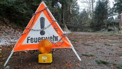 Versperrte Strasse in Hemberg. (Bild: BRK-News)