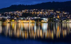 Lichtermeer im Zugersee. (Bild: Daniel Hegglin (Zug, 3. Oktober 2018))
