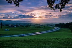Abendstimmung unter einer strahlenden Wolkendecke in Gossau. (Bild: Remo Schläpfer)