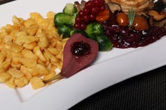 Herbstliche Klassiker: Wildgerichte mit Spätzli und Rotkraut sind aktuell bei den Gästen sehr beliebt. (Bild: PD)