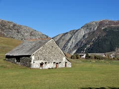 Dieser herrliche "Stein-Gadä" passt perfekt in diese, noch lange hoffentlich schützenswerte Umgebung. Bild: Margrith Imhof-Röthlin (Andermatt, 8. Oktober 2018))
