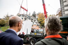 Die neue Kabine der Mühleggbahn wurde am Dienstagmorgen geliefert. (Bild: Mareycke Frehner)
