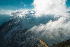 Sonnenuntergang im Alpstein mit vielen Wolken, aufgenommen auf dem hohen Kasten. (Bild: Remo Schläpfer)