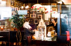 Auch ein Einhorn braucht mal eine Pause. (Bild: Justin Lane/EPA (New York, 31. Oktober 2018))