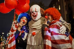 Grausig: Clowns posieren an der Halloween-Parade im New Yorker Greenwich Village. (Bild: Andres Kudacki/AP (New York, 31. Oktober 2018))