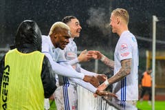 Die Freude der Luzerner nach dem Sieg ist gross. (Bild: Martin Meienberger/freshfocus)