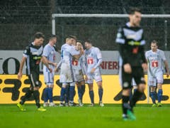 In Lugano fielen viel Regen und Luzerner Tore. Hier jubeln die Innerschweizer über den Führungstreffer durch Ruben Vargas (Bild: KEYSTONE/TI-PRESS/PABLO GIANINAZZI)