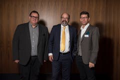 Sie verbinden Sozialbehörden, nationale Politik und Medien: Stefan Liembd (Leiter soziale Dienste Stadt Luzern), Joachim Eder (Ständerat Kanton Zug) und Jérôme Martinu (Chefredaktor Luzerner Zeitung). (Bild: Dominik Wunderli (Luzern, 13. November 2018))