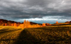 Goldene Stunde im goldenen Herbst in Kirchberg. (Bild: Roland Hof)