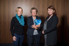 Stets nahe bei den Leuten: Jacqueline Mennel (Akzent Prävention und Suchttherapie Luzern), Annelis Eichenberger (Geschäftsleiterin Frauenhaus Luzern) und Eva Reinhard (Sozialkommission Hergiswil NW). (Bild: Dominik Wunderli (Luzern, 13. November 2018))